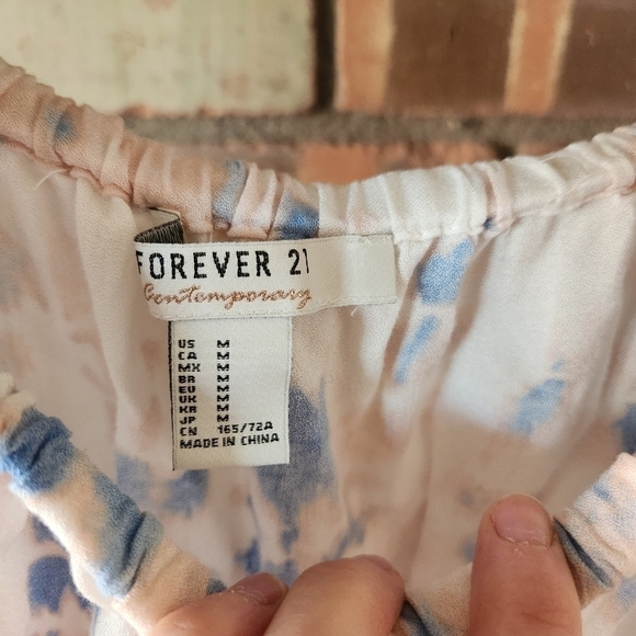 Forever 21 Blue and Peach Tiedye Romper . SIZE Medium - Picture 6 of 8